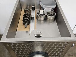 Syracuse Machine Tools Inc. Syracuse Machine Tools Inc. Syracuse Machine Tools Inc.