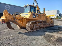 Komatsu D155A-6R (4 pcs available in Abu Dhabi)