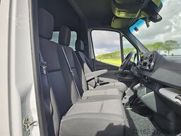 MERCEDES-BENZ SPRINTER 319 L2H2 V6 Dub Cab!