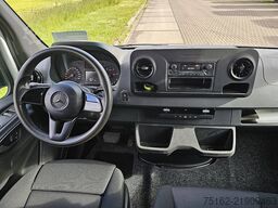 MERCEDES-BENZ SPRINTER 319 L2H2 V6 Dub Cab!