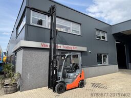 TOYOTA 02-8FGF18 Triplo 430 Freelift/Sideshift/4e Functie 2013 Lpg