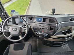 M.A.N. 26.470 TGX GM 6X2/4 ADR