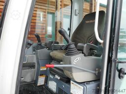 Takeuchi TB 235 mit POWERTILT + hydr. SW