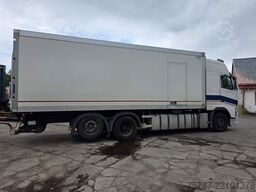 VOLVO FH 480 Kühler mit Kühlanhänger, LBW+Türen