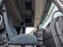 VOLVO FH 480 Kühler mit Kühlanhänger, LBW+Türen