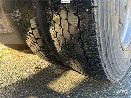 Mercedes-Benz Actros 2848 4x4+2 snow rigged hook truck w/ 20t ho