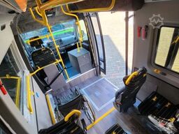 MERCEDES-BENZ 2 x Vorlauffahrzeug Bürgerbus Niederflur 9 Sitze