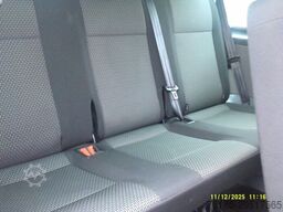 VOLKSWAGEN T6.1 9-Sitzer-Stoff 1. Hand Navi / Klima