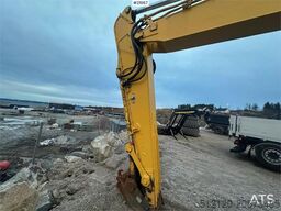 Komatsu PC240LC-8 Crawler Excavator w/ Digger Bucket.