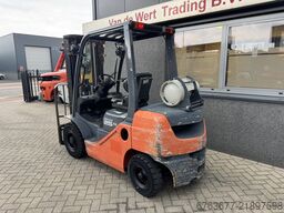 TOYOTA 02-8FGF25 Triplo 470 Freelift / Sideshift / LPG 2010