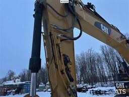 CAT 324E excavator with/ GPS and grading bucket. WATCH