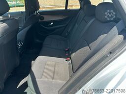 MERCEDES-BENZ E 220d T Automatik 143kw * LED * Navi * Kamera