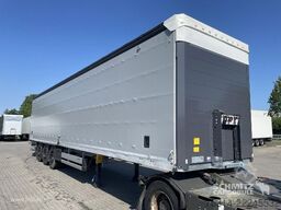 Schmitz Cargobull Curtainsider Standard Ladebordwand Getränke