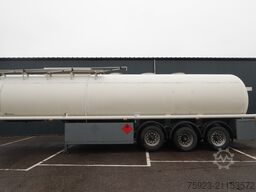Schrader ADR fuel tank trailer