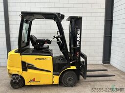 Hyundai 25BH 9