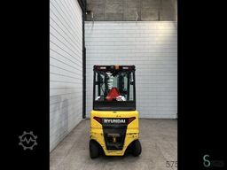 Hyundai 25BH 9