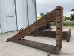 Equerres de bridage en fonte 4000 x 2000 x 575 mm