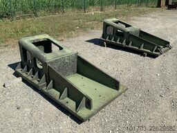 Paire d'équerres en fonte 2075 x 1000 x 700 mm