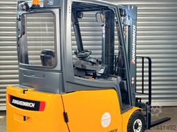 Jungheinrich EFG 218k - nur 3562 Std - Service Neu Batterie 90%