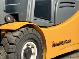 Jungheinrich EFG 218k - nur 3562 Std - Service Neu Batterie 90%