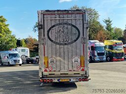 Pezzaioli 5 deck livestock trailer - Water & Ventilation ...