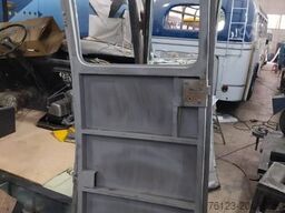 MERCEDES-BENZ Vorgänger Sprinter O 319 Samba mit Faltdach AC