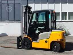 Jungheinrich DFG425 5.5m/ 610mh/ 4v