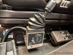 MERCEDES-BENZ Actros 2036 4x4 Hiab Kran- Funk- Kipper- Klima-