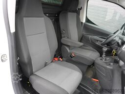 Peugeot Partner 1.2 110PK BENZINE ! - Airco - Cruise - ...