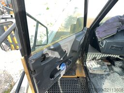 Caterpillar 740