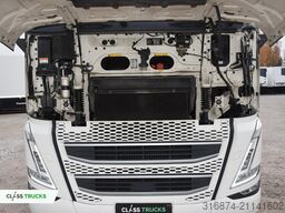 VOLVO FH 460 Globetrotter XL i-Save SideSkirts