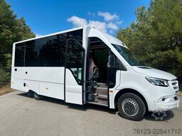 MERCEDES-BENZ 30 Sitzer Schul- Transferbus 519 Lagerfahrzeug