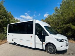 MERCEDES-BENZ 30 Sitzer Schul- Transferbus 519 Lagerfahrzeug