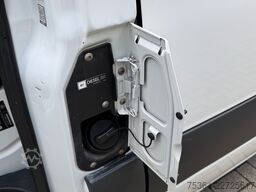 MERCEDES-BENZ Sprinter 317 BlueTEC Lang 2 x Schiebetür Klima
