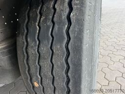 SCHMITZ CARGOBULL SCB S3T 3-Achs Plattform Auflieger Guter Zustand