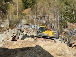 VOLVO EC 220 / SW + 2 Löffel