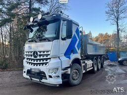Mercedes-Benz Arocs 3253 tridem hook truck
