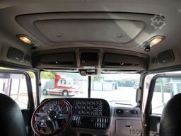 PETERBILT 389