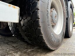 MERCEDES-BENZ AROCS 4445 8x4 EURO6 Betonpumpe SERMAC 5RZ46
