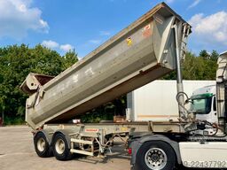 Fruehauf STEEL CHASSIS, STEEL DUMPER!   Full spring!  TO...