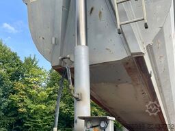 Fruehauf STEEL CHASSIS, STEEL DUMPER!   Full spring!  TO...
