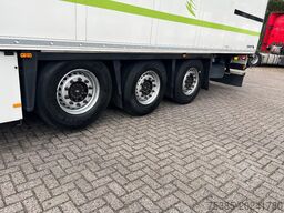 SCHMITZ CARGOBULL Full options NL trailer