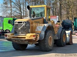 VOLVO L 110E Radlader aufel