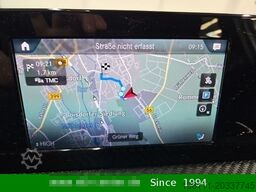 MERCEDES-BENZ A 200 Automatik Navigation Komfort-Fahrwerk