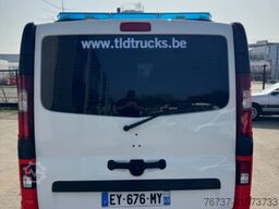 Renault Trafic **AMBULANCE-RETTUNGSWAGEN**