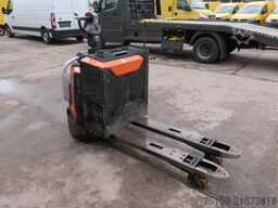 toyota Levio LPE 200