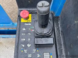 Genie GS3369RT Hoogwerker Schaarhoogwerker Ruwterrein