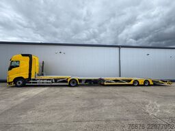 VOLVO FH mit Anhänger für 6 PKW