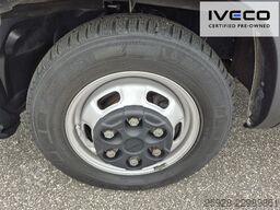 IVECO 35C18H Doppelkabine, AHK