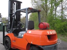 Toyota 02-7FGA50